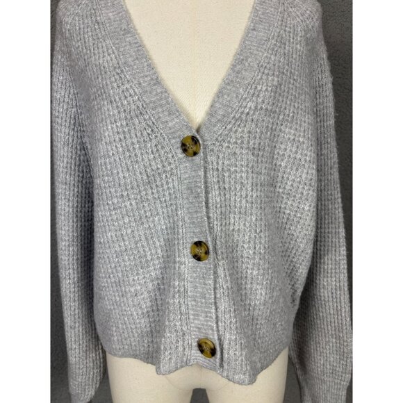 Hippie Rose Juniors' V-Neck Button Front Cropped Cardigan Gray Size Large NWT's - Picture 2 of 8